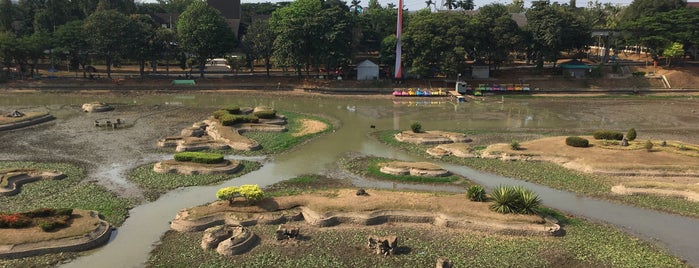 Danau Taman Mini Indonesia Indah is one of Джакарта.