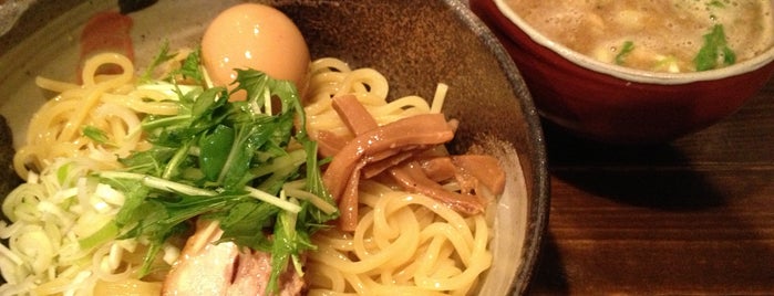 中華そば 椿 蒲田店 is one of よく行くラーメン屋.