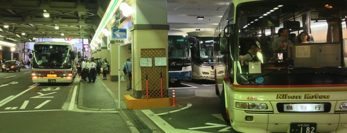 阪急高速バス大阪梅田ターミナル is one of バスターミナル.