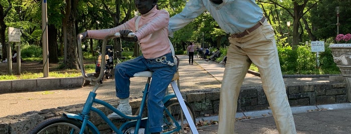 靭公園 銅像 is one of みんな大好き！foursquare.