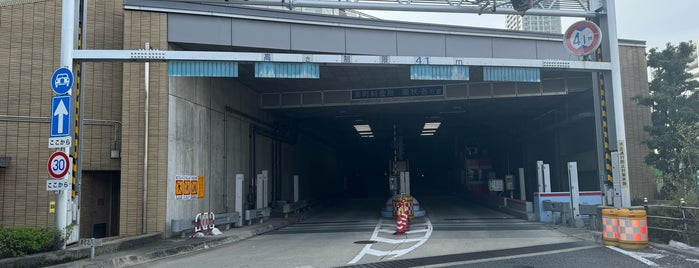 湊町出入口 is one of 高速道路、自動車専用道路.