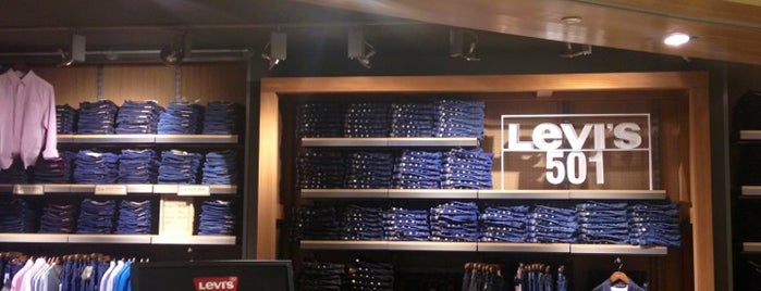 Levi's Store is one of Posti che sono piaciuti a Agu.