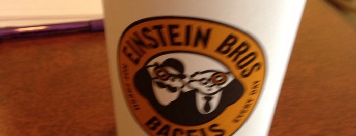 Einstein Bros Bagels is one of Tempat yang Disukai Joe.