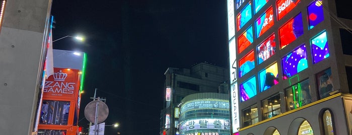 Hongdae District is one of [To-do] Seoul.