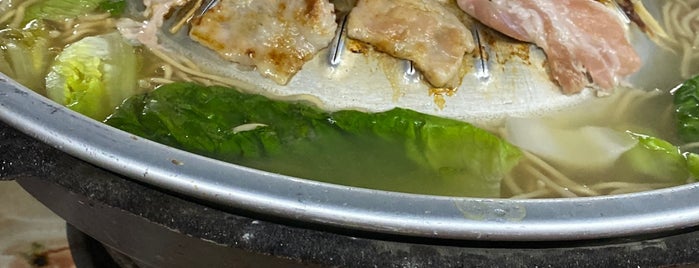 Pei Pei Mookata 泰式燒烤火鍋 is one of Taiping And sepetang.
