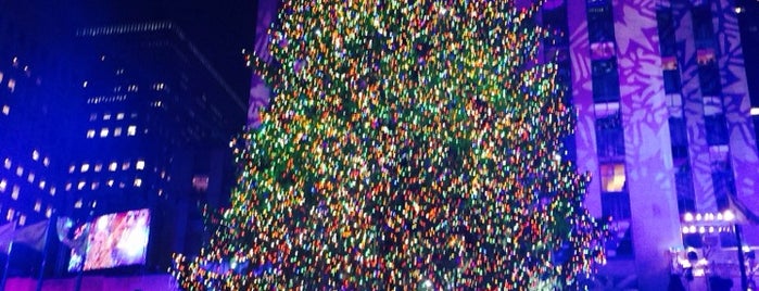Rockefeller Center Christmas Tree Lighting is one of Lieux sauvegardés par JRA.