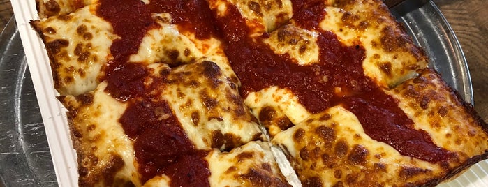 Pi Squared Pizza is one of Orte, die Drew gefallen.