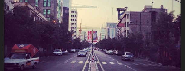 Khaled Slamboli Street | خیابان خالد اسلامبولی is one of Lugares favoritos de Reza.
