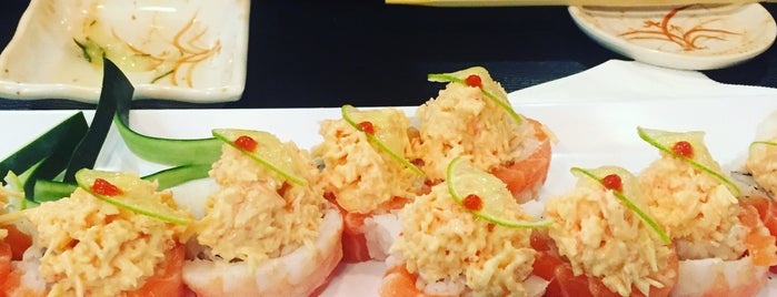 Komasa Sushi Bar is one of Posti che sono piaciuti a Ana.