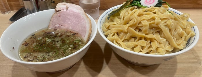 麺や 六等星 is one of 食べたいラーメン（神奈川）.