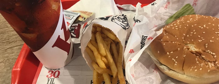 KFC is one of Engin'in Beğendiği Mekanlar.
