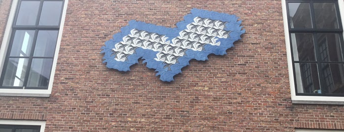 Escher op reis is one of Leeuwarden.