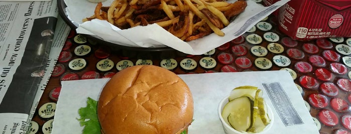 Market Burger Fries & Shakes is one of Posti che sono piaciuti a Richard.