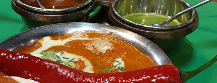 Ganesh Indian Restaurant is one of Lugares favoritos de Finn.