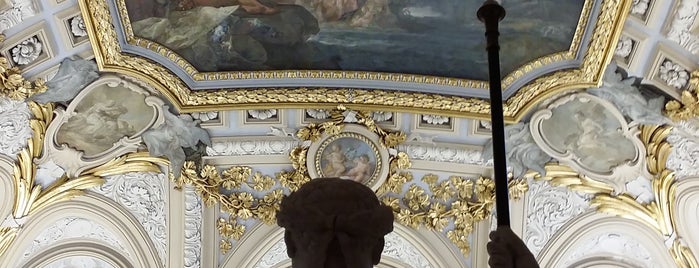 Palais royal de Madrid is one of Lieux qui ont plu à Finn.