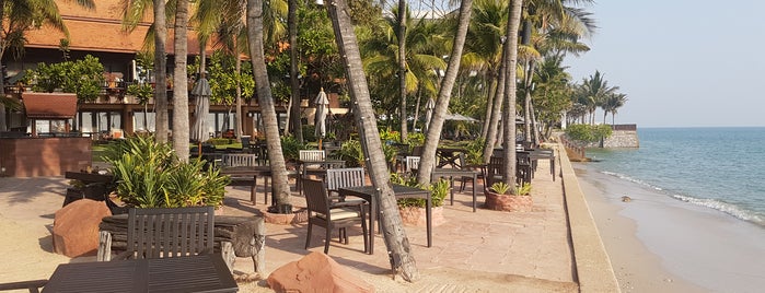 Anantara Hua Hin Resort and Spa is one of Orte, die Finn gefallen.