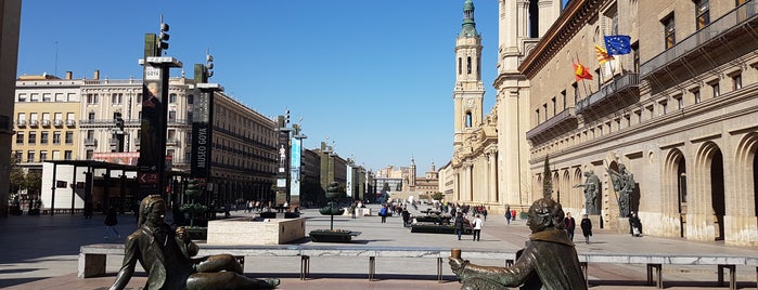 Plaza del Pilar is one of Tempat yang Disukai Finn.