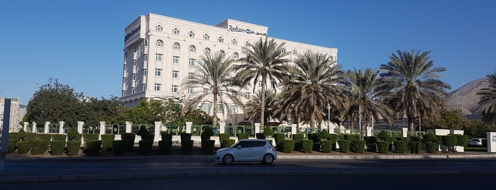 Radisson Blu Hotel, Muscat is one of Lieux qui ont plu à Finn.