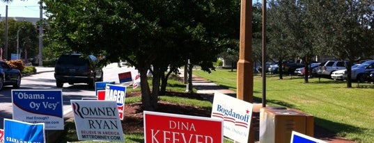 Boca Raton City Hall is one of Orte, die Tammy gefallen.