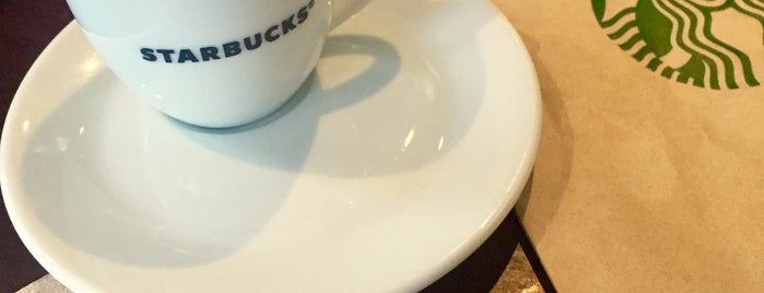 Starbucks is one of Posti che sono piaciuti a Cristina.