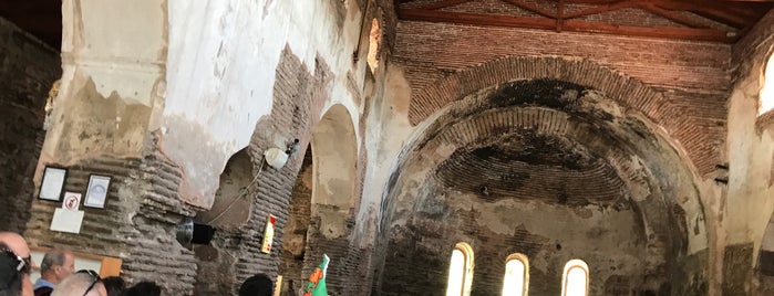 Nicäa Hagia Sophia is one of Orte, die 👫iki DeLi👫 gefallen.