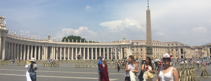 Basilica di San Pietro in Vaticano is one of Posti che sono piaciuti a 👫iki DeLi👫.