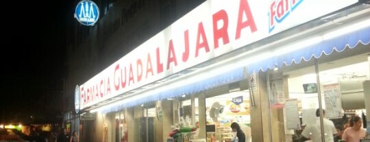 Farmacias Guadalajara is one of สถานที่ที่ Kathia ถูกใจ.