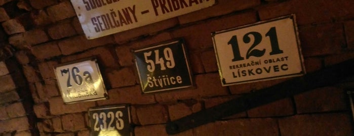 Steakový a pivní bar Pod lékárnou is one of Nightlife in Brno.