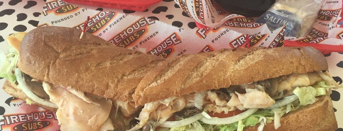 Firehouse Subs is one of Lieux qui ont plu à Jay.