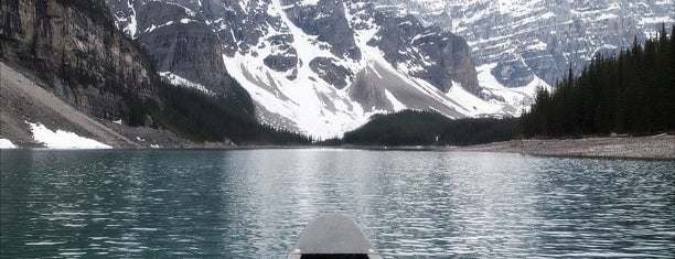 Moraine Lake is one of Simon’s Liked Places.