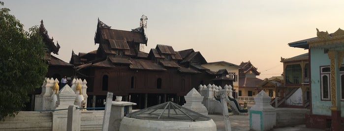 Shwe Yaunghwe Kyaung is one of Tempat yang Disukai Gianluca.