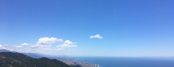 Gaviota Peak is one of Jeff'in Kaydettiği Mekanlar.