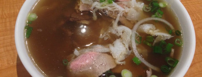 Saigon Noodle House is one of Rianさんのお気に入りスポット.