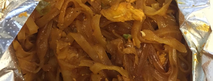 Hot Thai Restaurant is one of The 15 Best Places for Pad Thai in Los Angeles.