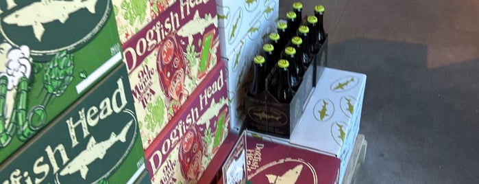 Dogfish Head EmPOURium is one of Rehoboth.