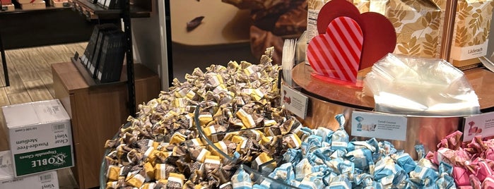 Läderach Chocolatier Suisse is one of New: DC 2021 🆕.