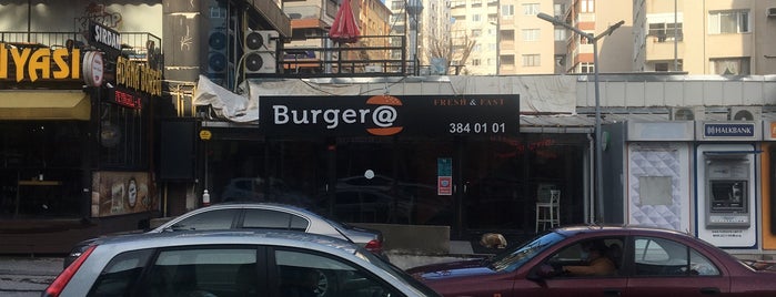 Burger @ Fresh&Fast is one of istanbul gidilecekler anadolu 2.