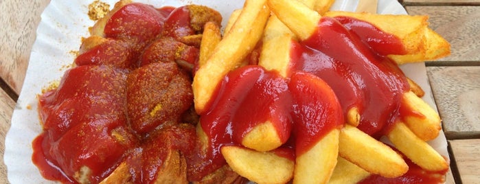 Witty's is one of Currywurst-Locations.