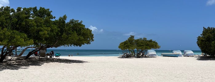 Ritz Carlton Beach is one of Lugares favoritos de Nilay.