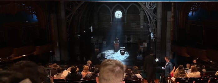 Harry Potter And The Cursed Child is one of สถานที่ที่ Ryan ถูกใจ.