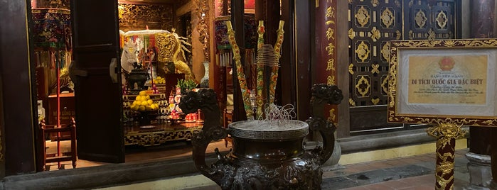 Đền Bạch Mã is one of Hanii.