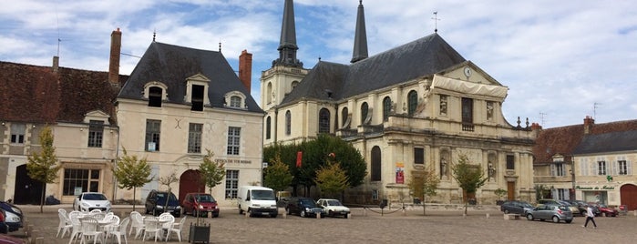 Richelieu is one of Un bien joli village..
