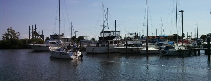 Manatee Cove Marina & Yacht Club is one of Member Discounts: Florida.