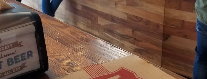 Mod Pizza is one of Orte, die Stephanie gefallen.