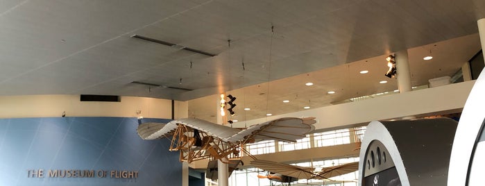 Museum of Flight Gift Shop is one of Orte, die Fernando gefallen.