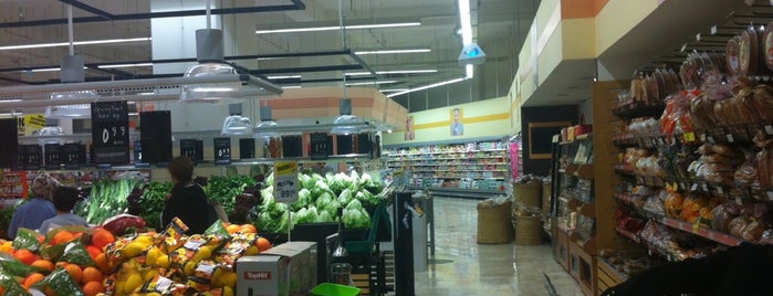 Migros is one of Sinem’s Liked Places.