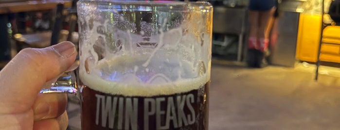 Twin Peaks Pembroke Pines is one of bars.