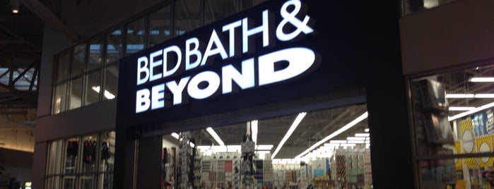 Bed Bath & Beyond is one of Orte, die Danielle gefallen.