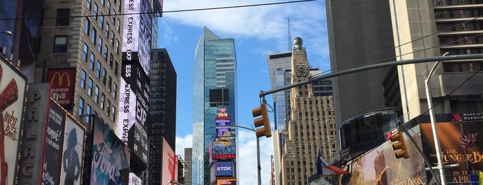 United Airlines NYC Half Marathon is one of Lieux qui ont plu à Nadia.