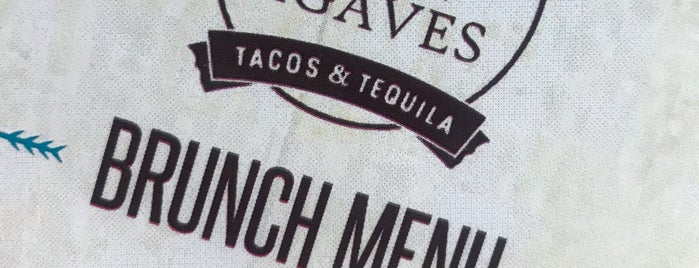 Cien Agaves Tacos & Tequila is one of Lugares favoritos de Linda.
